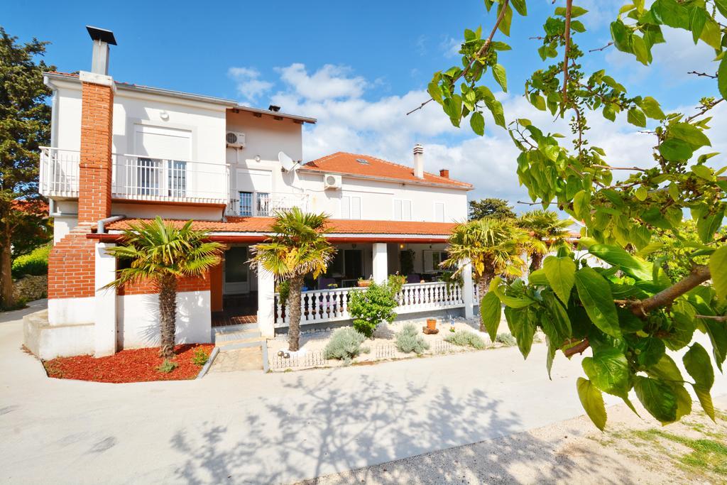 Apartments Katarina Veli Rat Exterior photo