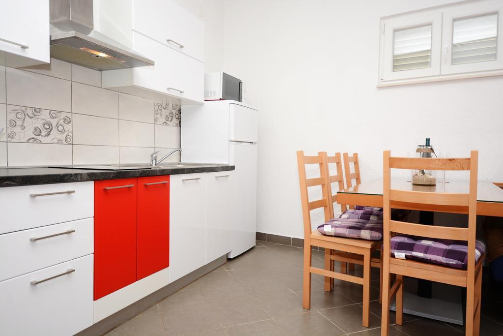 Apartments Katarina Veli Rat Exterior photo
